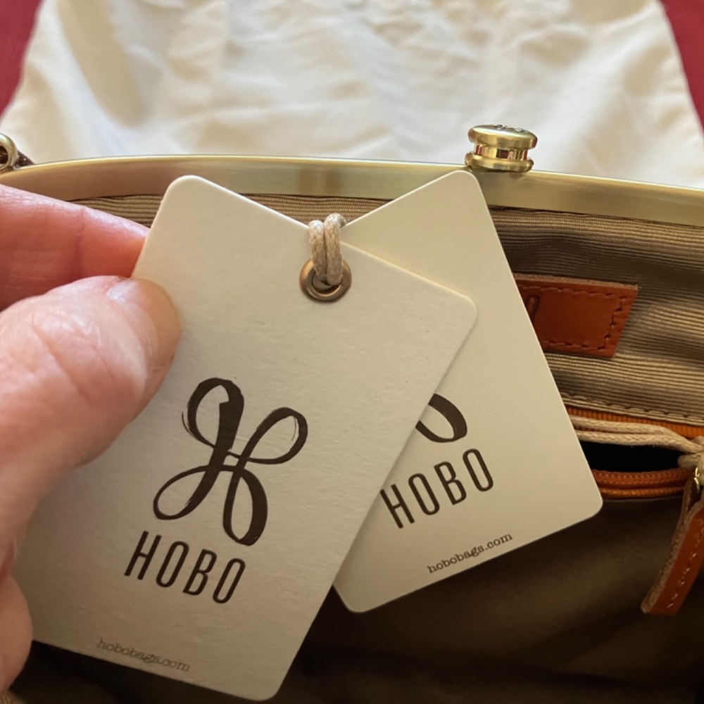 Hobo Lana crossbody bag - Picture 6 of 11